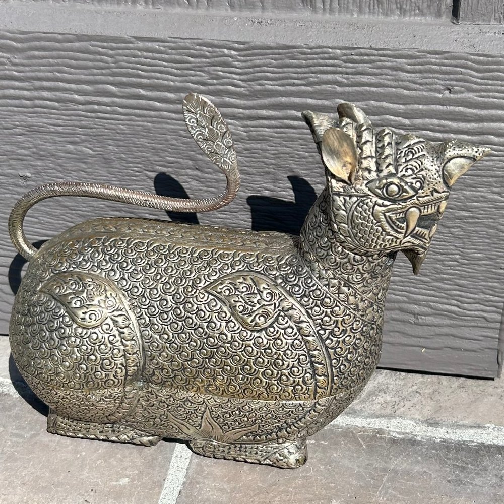 CAMBODIAN 900 SILVER DRAGON, VINTAGE-ANTIQUE 1900s BETEL NUT BOX